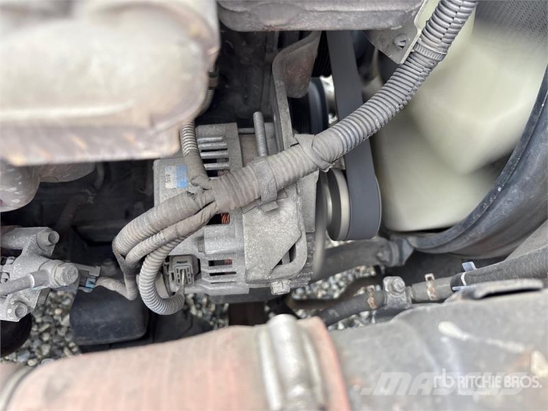 Isuzu NPR Kamioni sa otvorenim sandukom