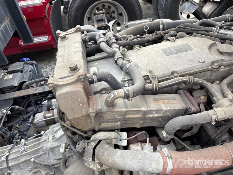 Isuzu NPR Kamioni sa otvorenim sandukom