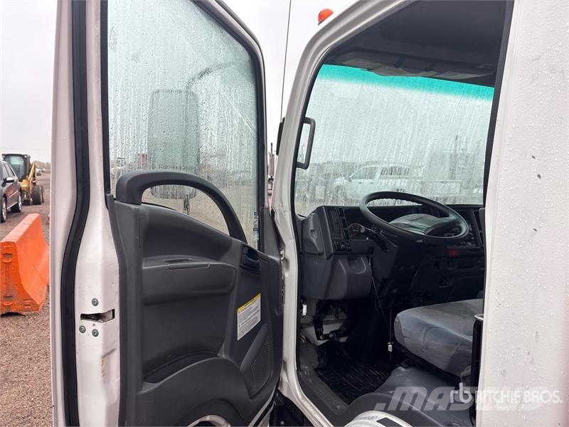 Isuzu NPR Dobozos teherautók