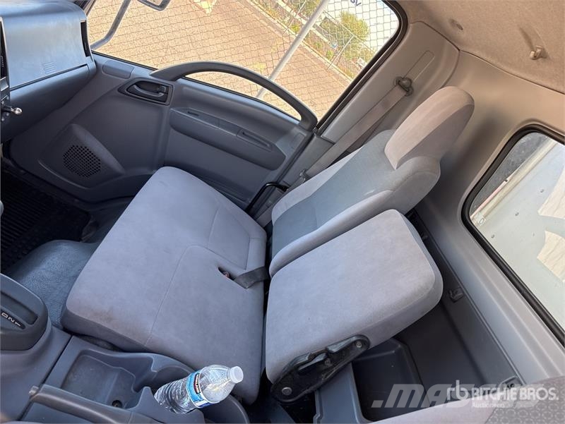 Isuzu NPR شاحنات بدرجة حرارة قابلة للضبط