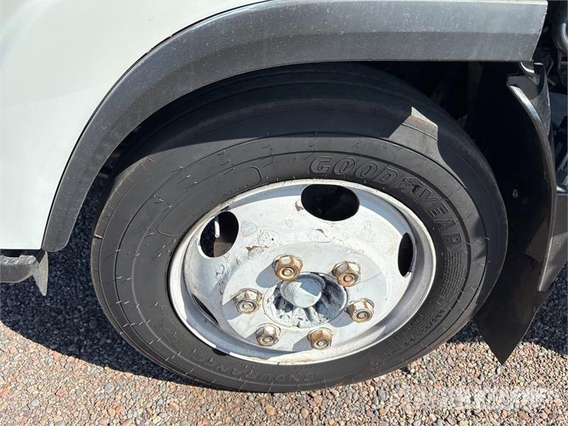 Isuzu NPR شاحنات بدرجة حرارة قابلة للضبط
