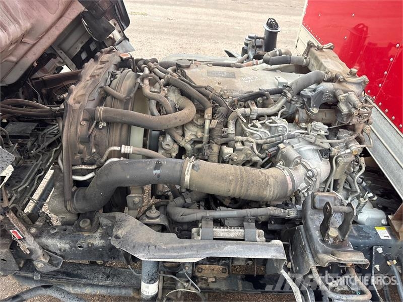 Isuzu NPR Dobozos teherautók
