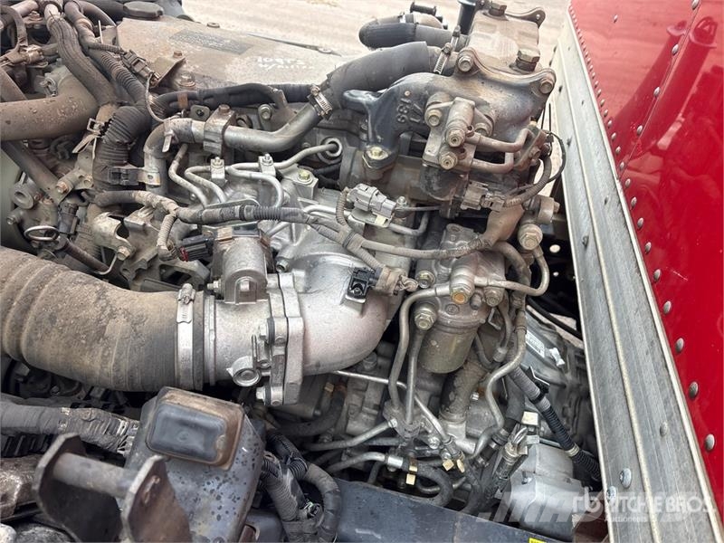 Isuzu NPR Dobozos teherautók