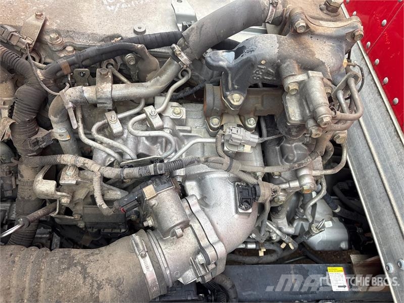 Isuzu NPR Dobozos teherautók