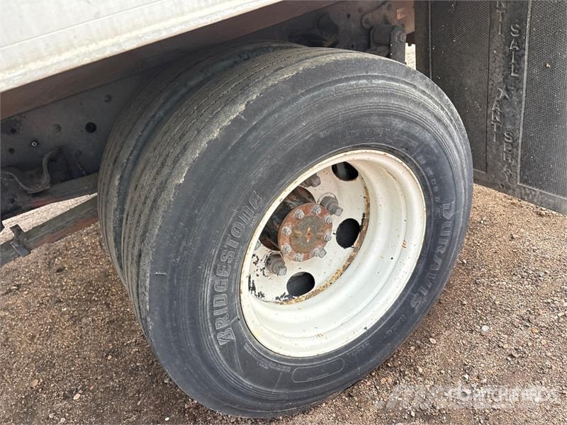 Isuzu NPR Kofferaufbau