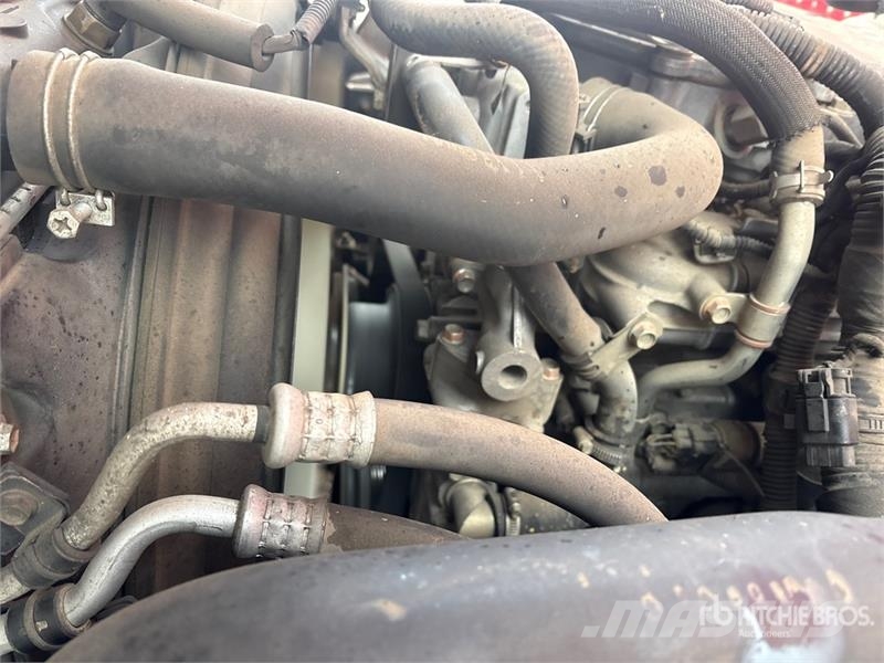 Isuzu NPR Dobozos teherautók
