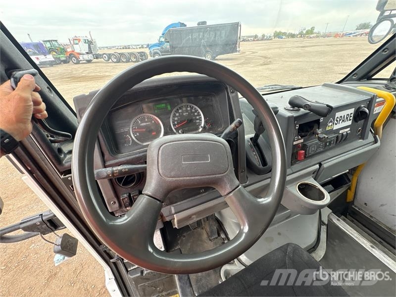 Isuzu NPR Furgons