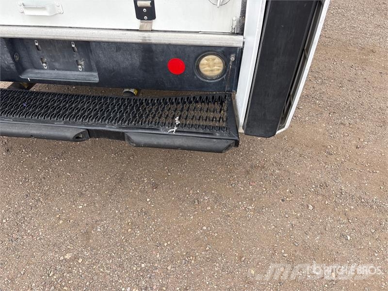 Isuzu NPR Furgons