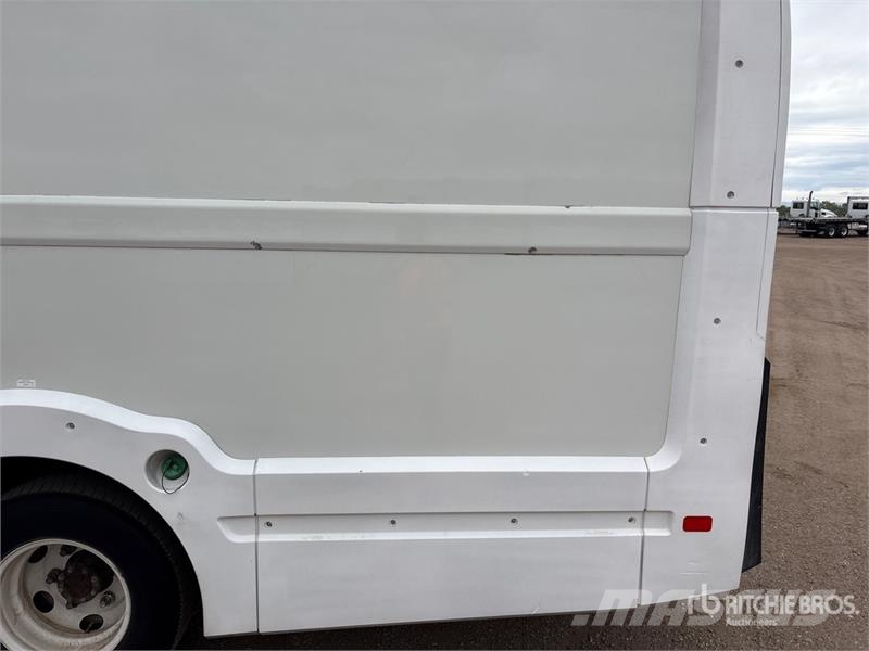 Isuzu NPR Furgons