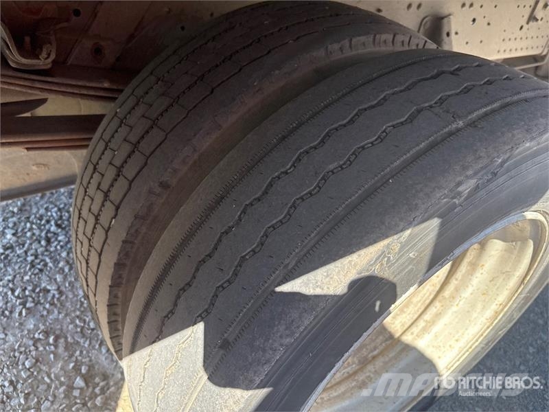 Isuzu NPR Pašizgāzējs