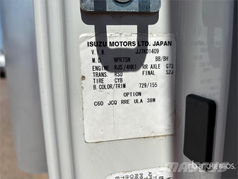 Isuzu NPR Camiones con temperatura controlada