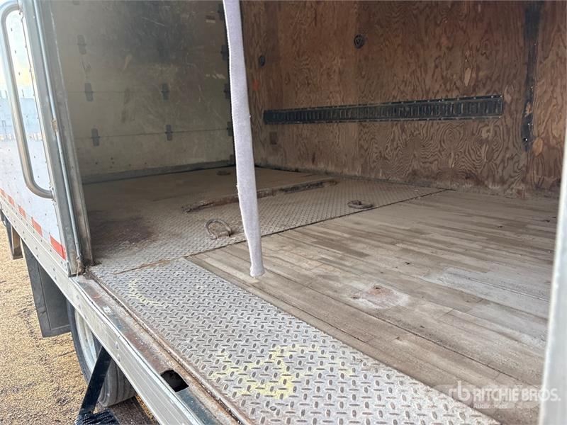 Isuzu NPR Kofferaufbau