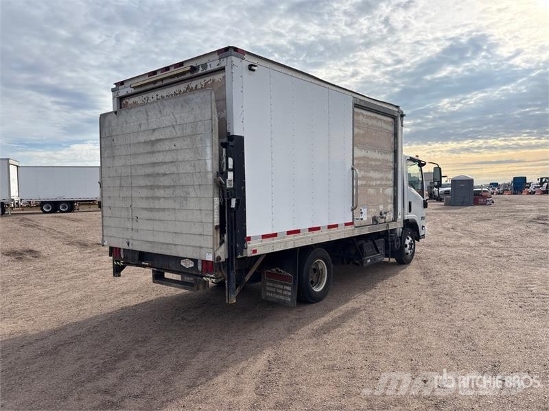 Isuzu NPR Camiones caja cerrada