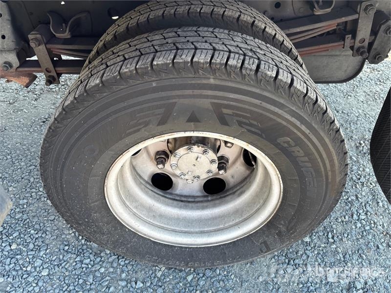 Isuzu NPR Furgons