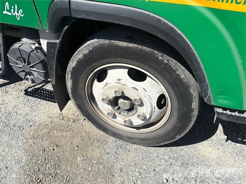 Isuzu NPR Pašizgāzējs