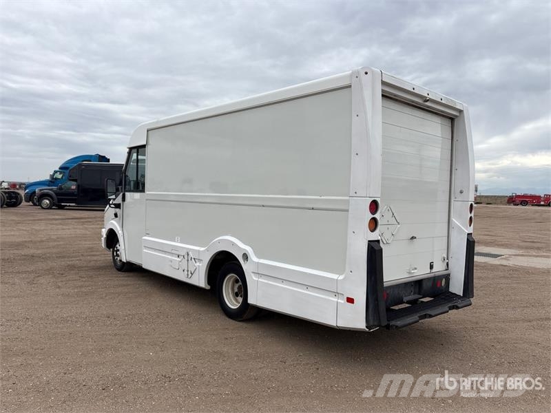 Isuzu NPR Furgons