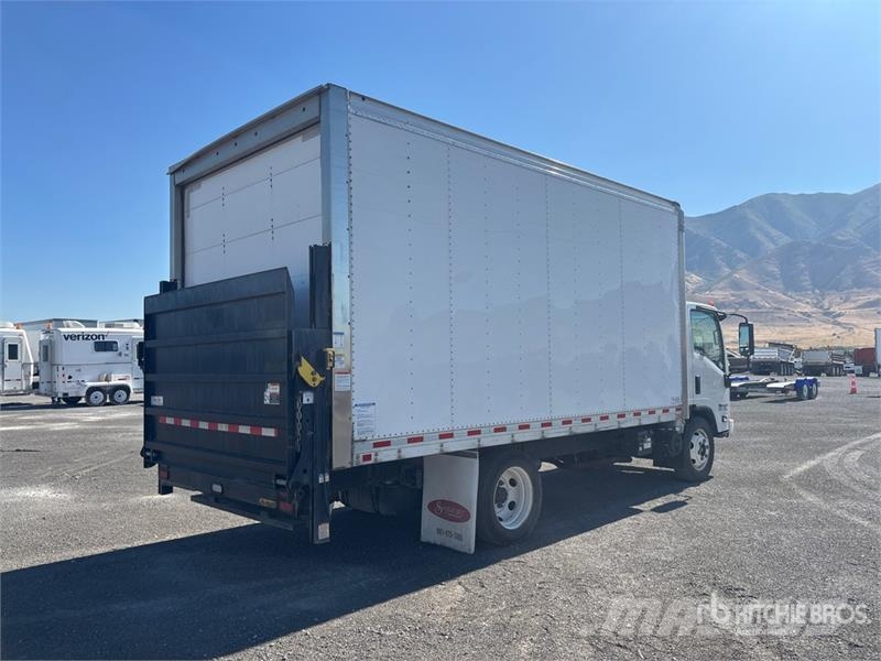 Isuzu NPR Camiones caja cerrada