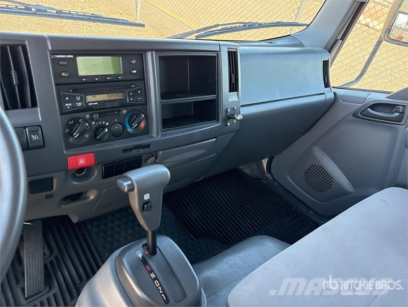 Isuzu NPR شاحنات بدرجة حرارة قابلة للضبط