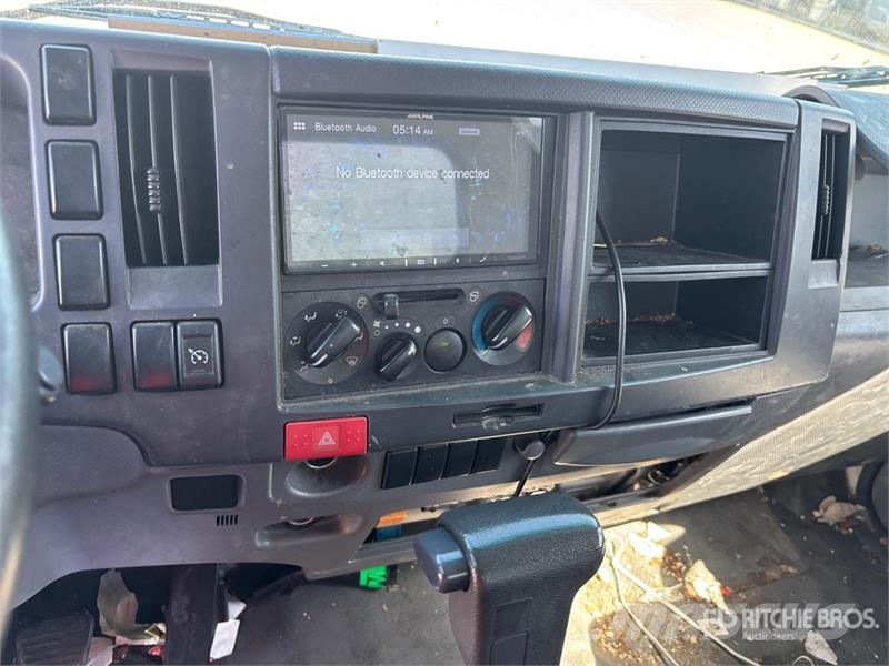 Isuzu NPR Furgons