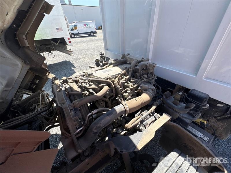 Isuzu NPR Pašizgāzējs