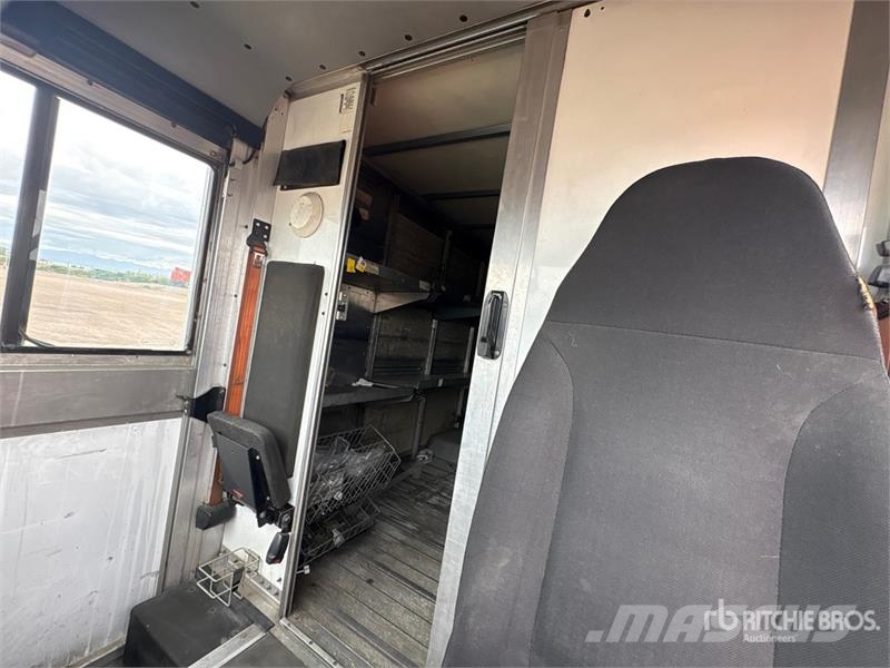 Isuzu NPR Furgons