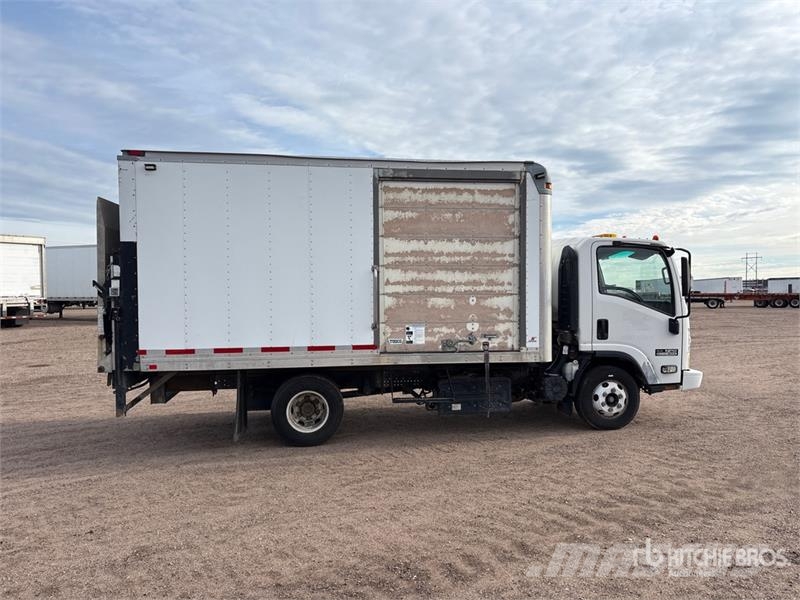 Isuzu NPR Camiones caja cerrada