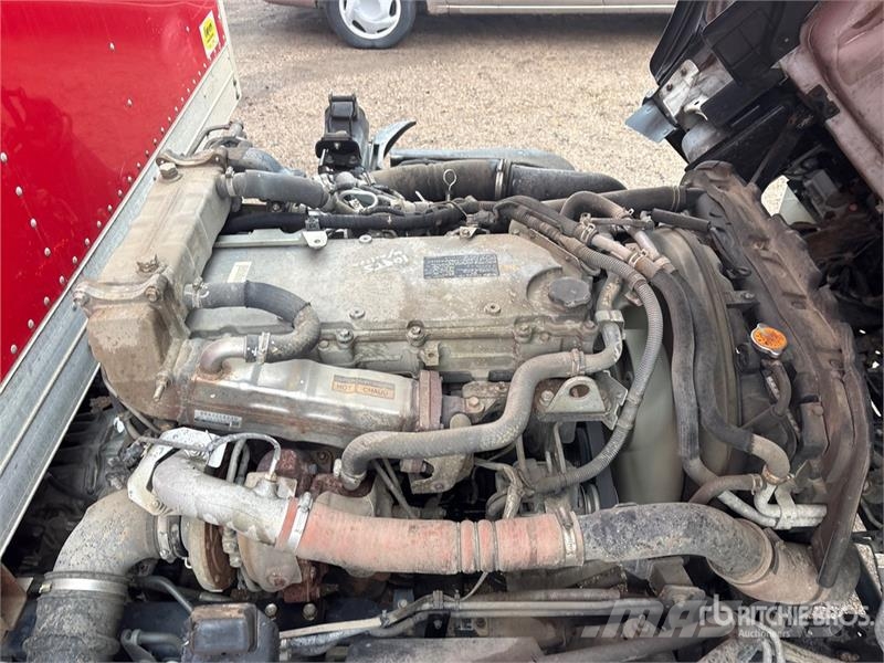 Isuzu NPR Dobozos teherautók