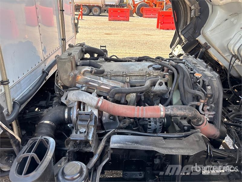 Isuzu NPR Camiones con temperatura controlada