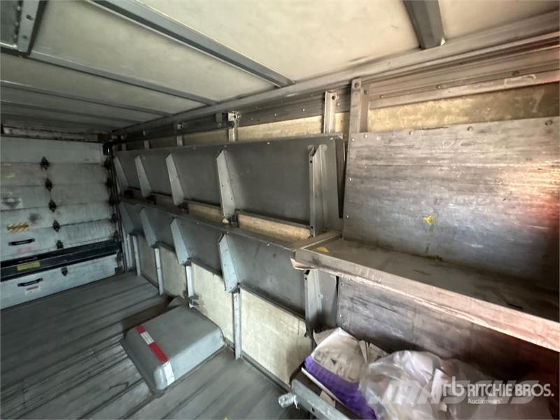 Isuzu NPR Furgons
