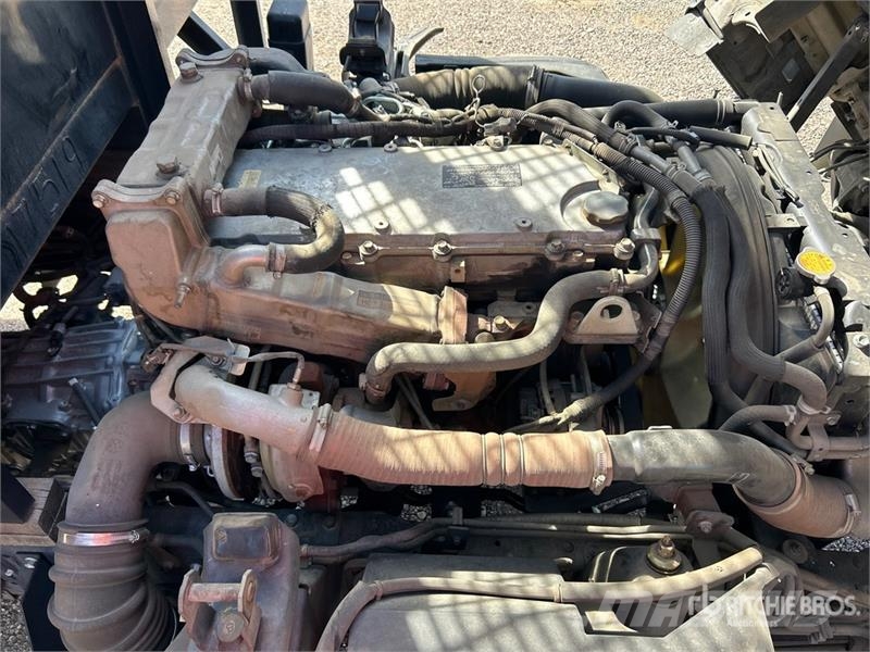 Isuzu NPR Pritschenwagen/Pritschenwagen mit Seitenklappe