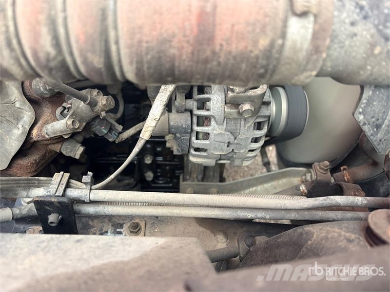 Isuzu NPR Dobozos teherautók