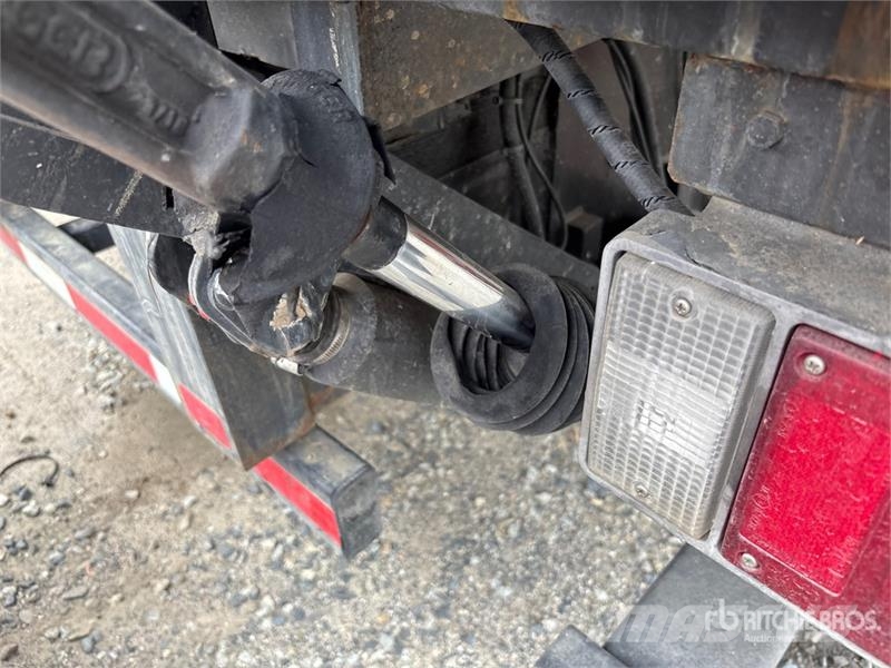 Isuzu NPR Kamioni sa otvorenim sandukom