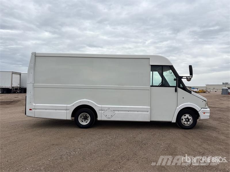 Isuzu NPR Furgons