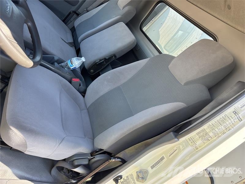 Isuzu NPR شاحنات بدرجة حرارة قابلة للضبط