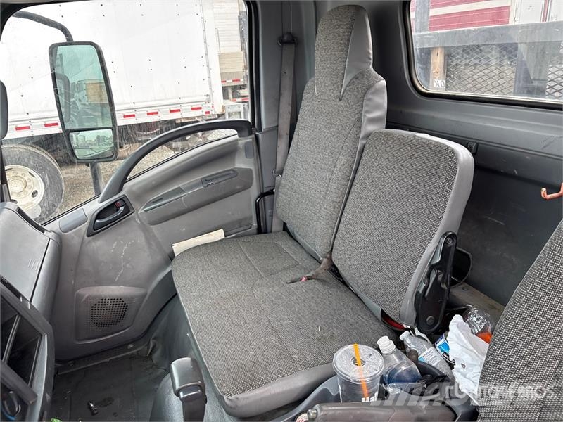 Isuzu NPR Kamioni sa otvorenim sandukom