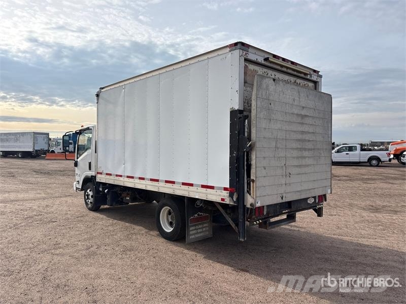 Isuzu NPR Camiones caja cerrada