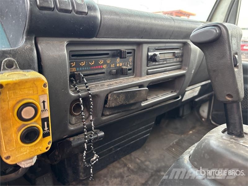 Isuzu NPR Kiper tovornjaki