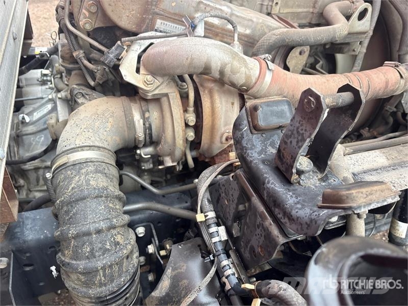 Isuzu NPR Dobozos teherautók