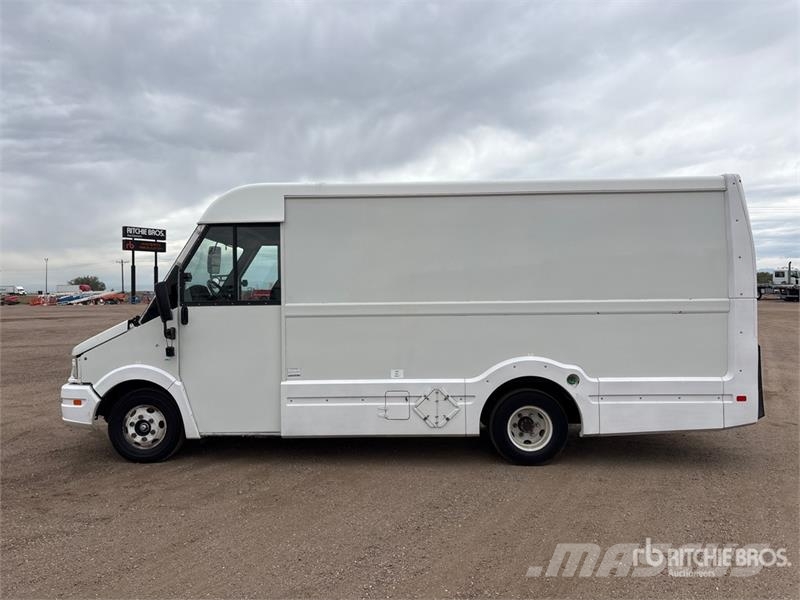 Isuzu NPR Furgons