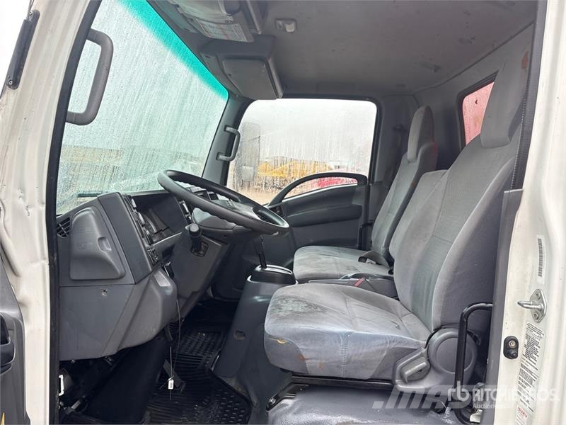 Isuzu NPR Dobozos teherautók