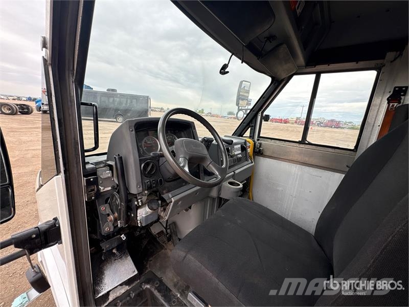 Isuzu NPR Furgons