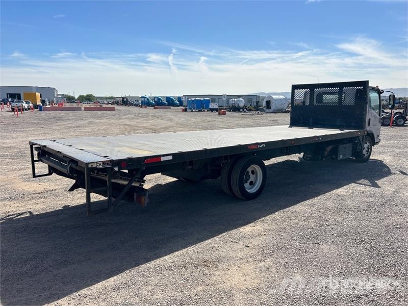 Isuzu NPR Pritschenwagen/Pritschenwagen mit Seitenklappe