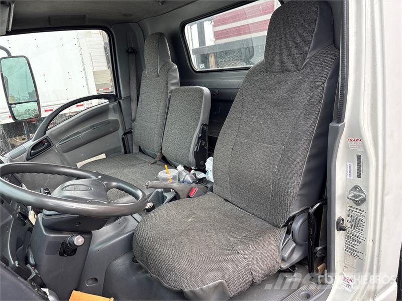 Isuzu NPR Kamioni sa otvorenim sandukom