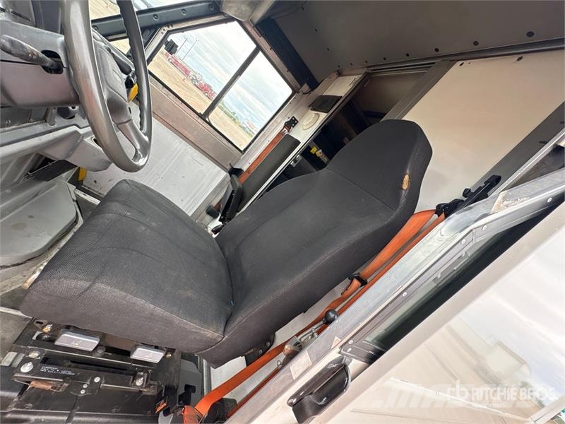 Isuzu NPR Furgons