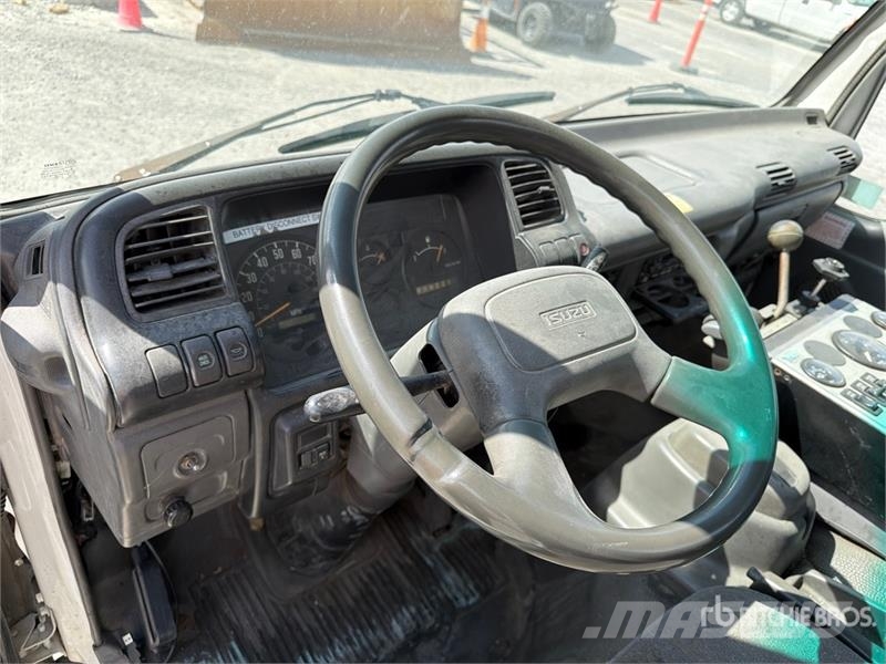 Isuzu NPR Kamioni za čišćenje ulica