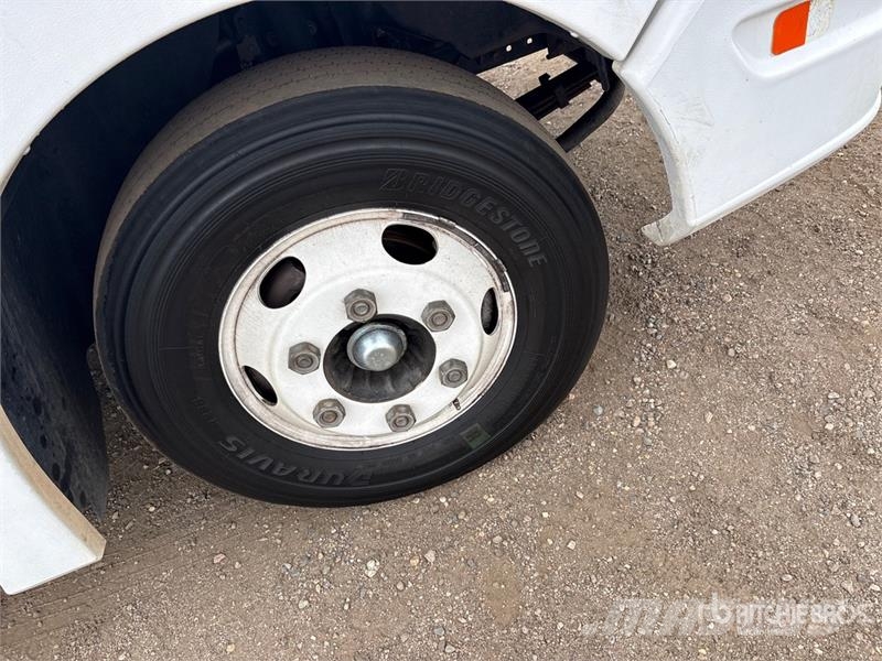 Isuzu NPR Furgons