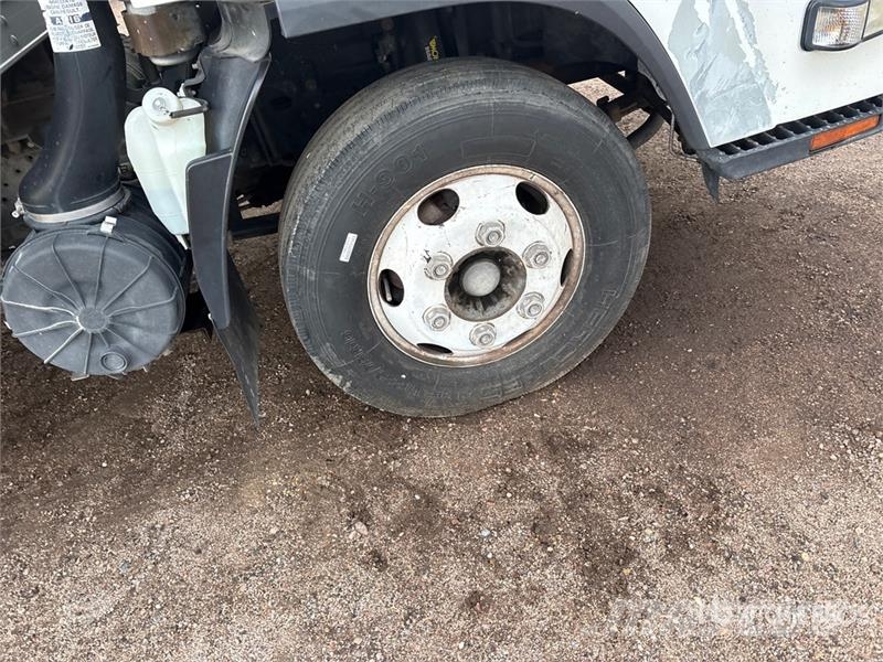 Isuzu NPR Kofferaufbau