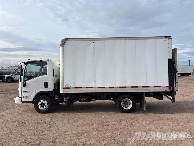 Isuzu NPR Camiones caja cerrada