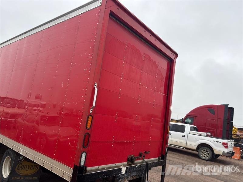 Isuzu NPR Dobozos teherautók