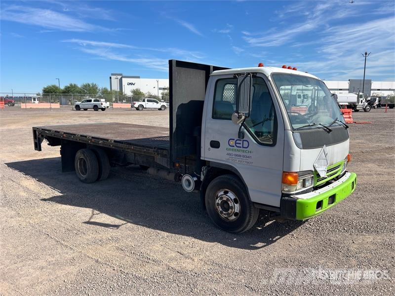 Isuzu NPR Pritschenwagen/Pritschenwagen mit Seitenklappe